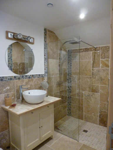 Bathroom 3, Le Moulin de Cors, Indre