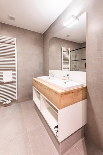 Bathroom 3, Belcasa Beach Suites & Lofts Aparthotel, West-Vlaanderen