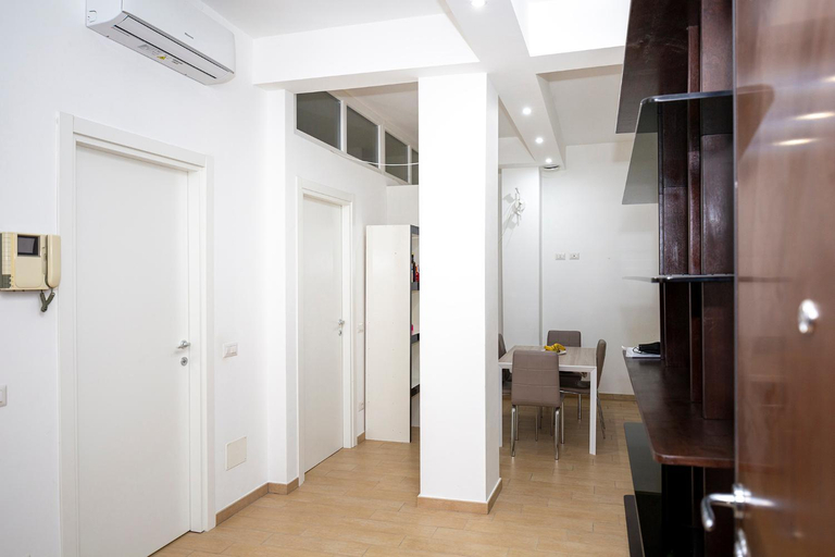 Others 5, Rucellai Guest House, Milano