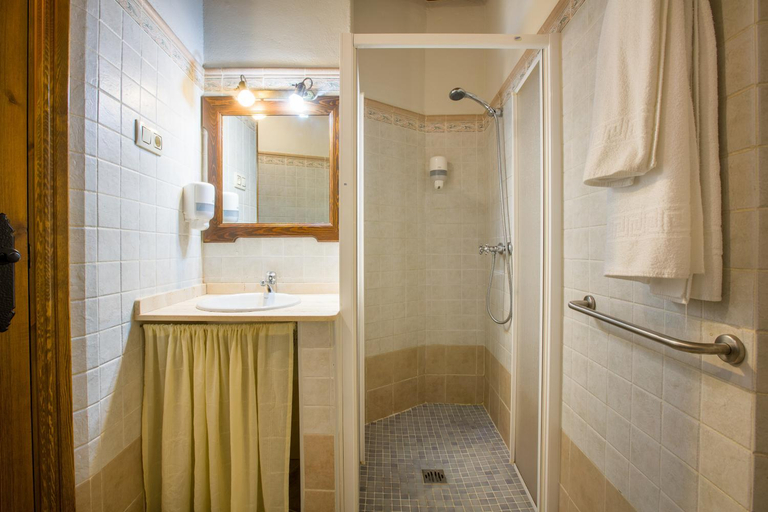 Bathroom 4, Hostal Valle Del Sol, Málaga