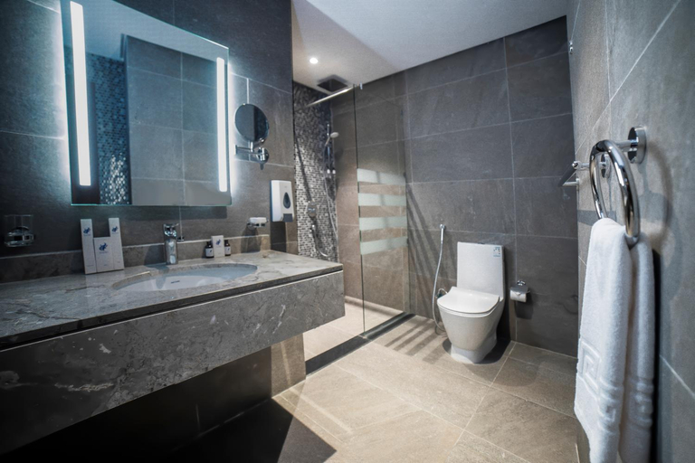 Bathroom 5, SwissBlue Hotel Jeddah, Jeddah