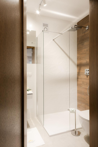 Bathroom 3, Royal Apartments & Spa Zakopane-Cyrhla, Tatra