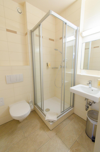Bathroom 4, Jufa Hotel Graz, Graz