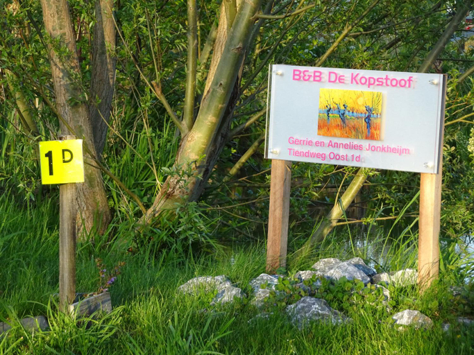 Others 2, De Kopstoof, Nederlek