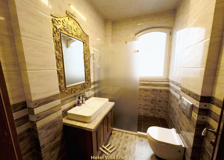 Bathroom 5, Hotel ERA, Priština