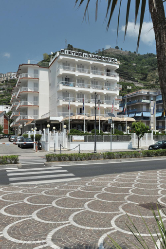 Exterior & Views 1, Hotel Pietra di Luna, Salerno