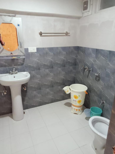 Bathroom 3, Guruchhaya hotel and cottages, Kullu