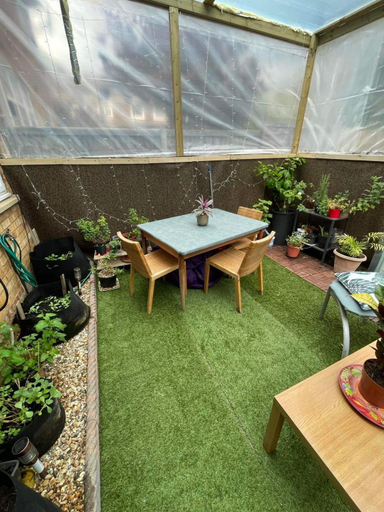 Others 5, Cozy Homestay, London