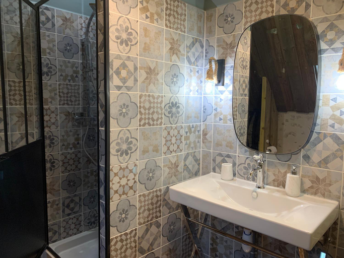 Bathroom 3, Chambres d hote a la ferme des Buttons, chambre Iris, Indre