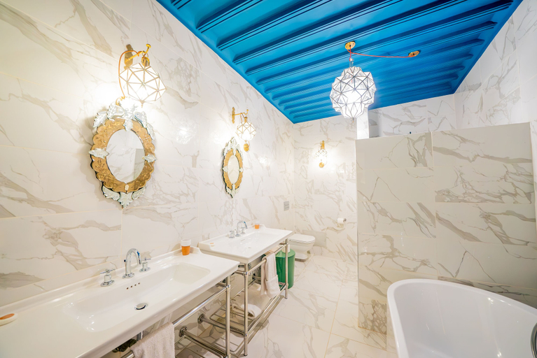 Bathroom 4, Riad Tibibt, Marrakech