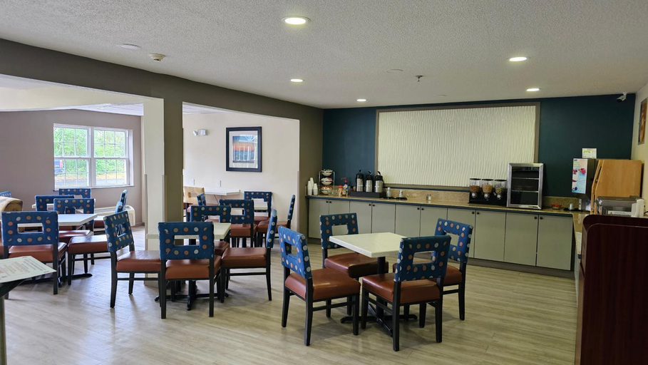 Food & Drinks, MJ Inn and Suites, Forest