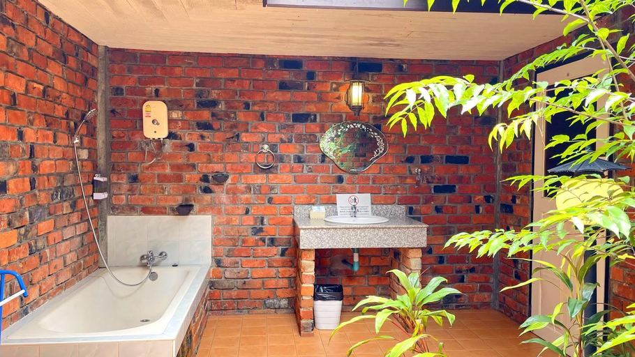Bathroom 4, Doo Dee Boutique Resort by Swiss Chalet, Mueang Krabi
