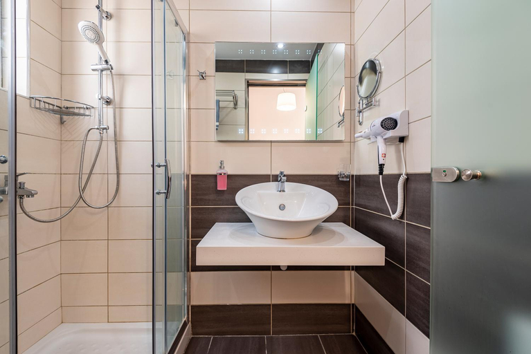 Bathroom 3, Cirillo Family Hotel-Christinas Studios, South Aegean
