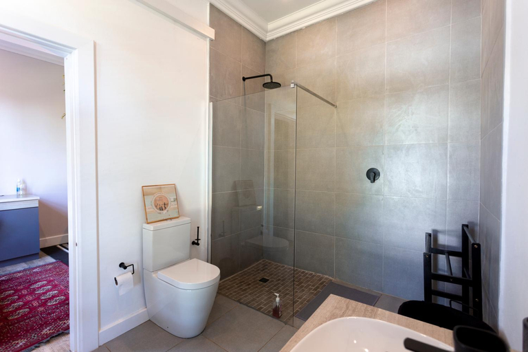 Bathroom 3, Taunton Manor, Umgungundlovu