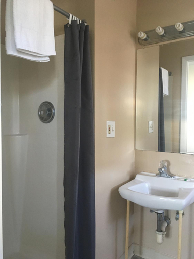 Bathroom 3, The Belmar Inn, Monmouth