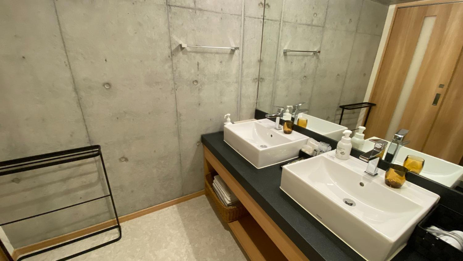 Bathroom 4, Tabinoteitaku Okinawa Naha 2nd, Naha