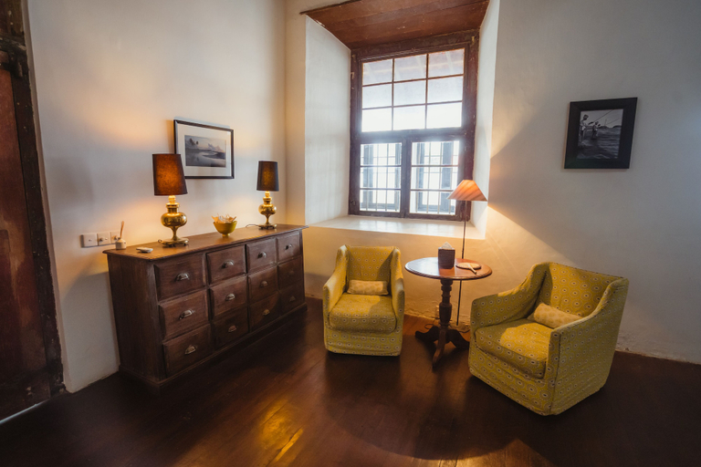 Room 3, 32 Middle Street, Galle Four Gravets