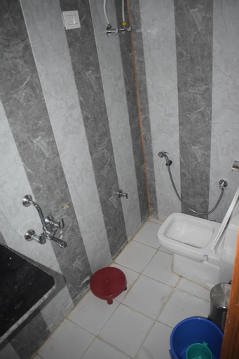 Bathroom 13