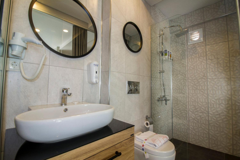 Others 5, Nostalji Hotel, Avcılar