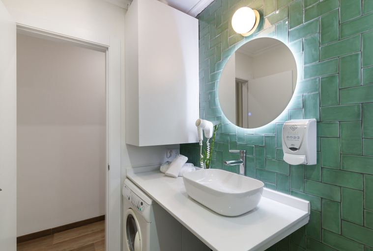 Bathroom 5, Roisa Centro, Madrid