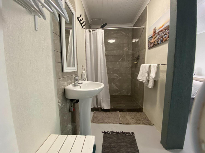 Bathroom, La Moor Country Venue & Eatery, West Rand