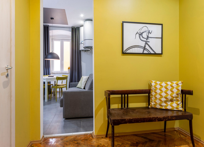 Others 3, Ghiberti - Tram apartment for 4 Guests, Trieste