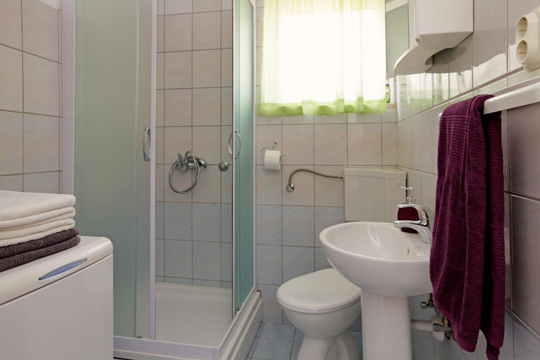 Bathroom, House Ivan, Vela Luka