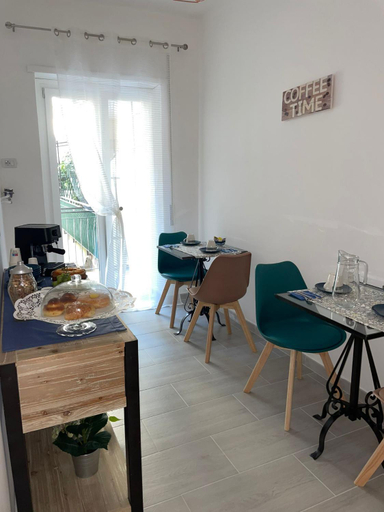 Others 2, Anfra B&B, Napoli