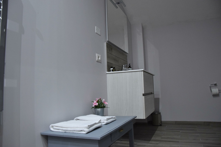 Bathroom 5, Casa M Vineyard, Siena