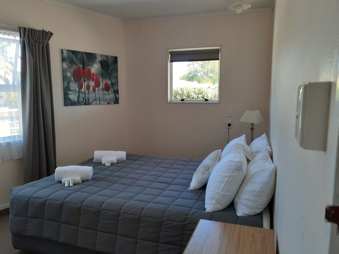 Bedroom 3, Golden Bay Motel, Tasman