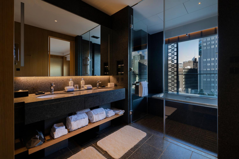 Bathroom 22