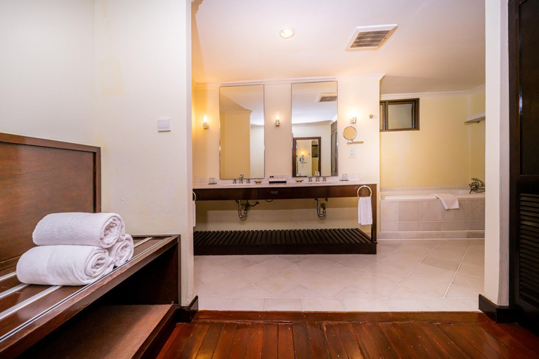Bathroom 8
