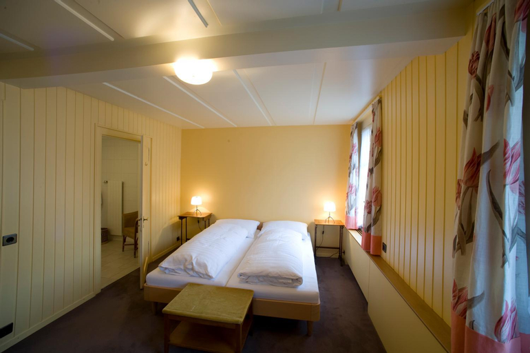 Bedroom 2, Gasthof Baren Laupen, Laupen