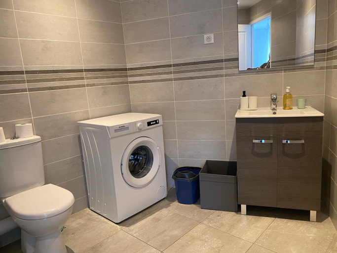 Bathroom, Residence 4T - 33 bis Avenue Gaston Chauvin, Seine-Saint-Denis