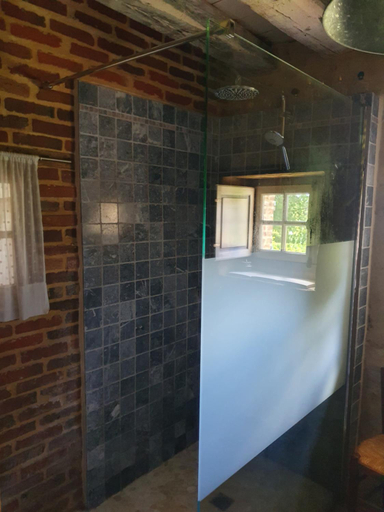 Bathroom 3, Chambre d'Hotes La Ferme du Pre-Martin, Orne