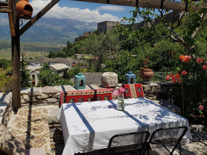 Food & Drinks 4, Konaku Guest house, Gjirokastrës