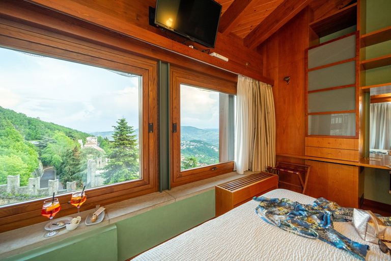 Bedroom 2, Hotel Cesare