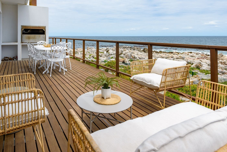 Others 3, Villa Vista, Overberg