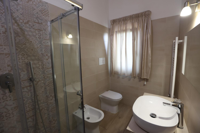 Others 5, B&B Oliveto, Caserta