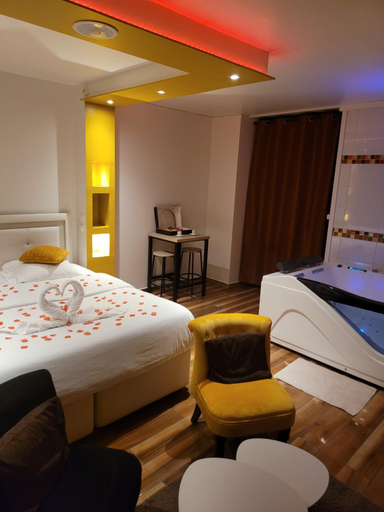 Others 4, SPA Celyna appartement avec jacuzzi privatif, Rhône