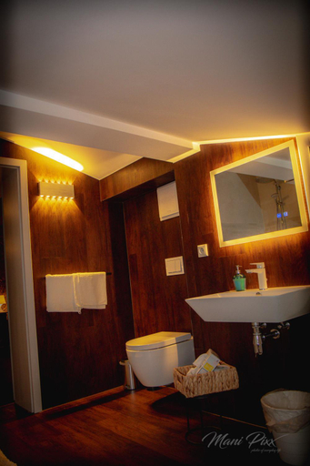 Others 5, Villa Prestige, Burgenlandkreis