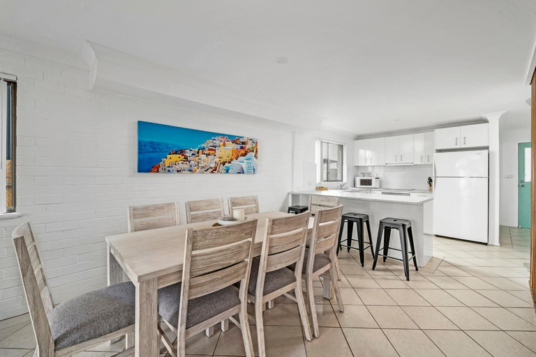 Others 5, Husky 56 Beachfront Villa's - great location on the beach, Shoalhaven - Pt B