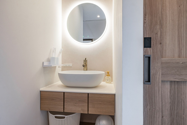 Bathroom 4, R MOGAMI, Tozawa