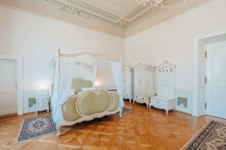 Bedroom 2, Zamek Hradek, Klatovy
