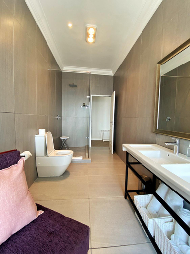 Bathroom 4, The Northcliff Boutique Hotel, City of Johannesburg