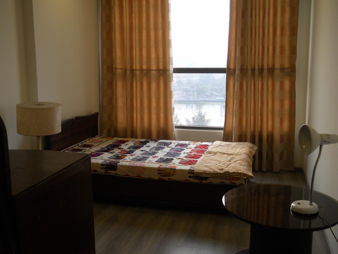 5, DON'S bedroom for only 1 male guest, District 4