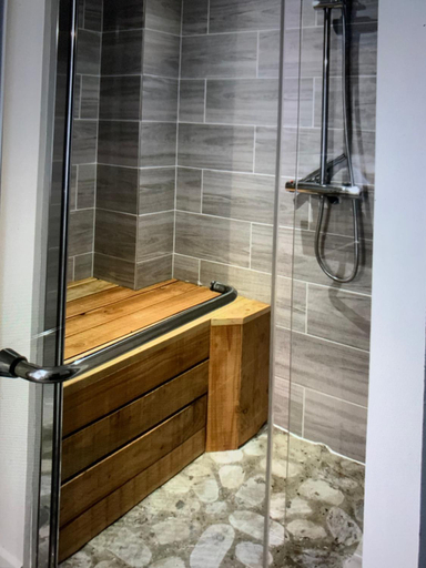 Bathroom, Petit coin de paradis, Ardèche