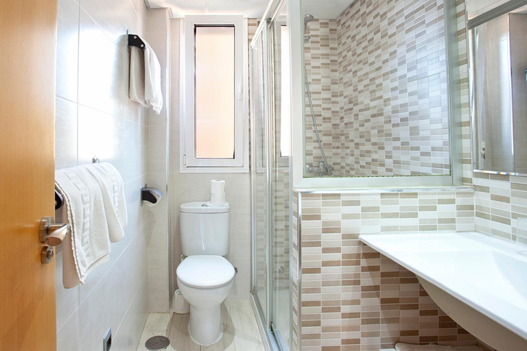 Bathroom 5, Apartamentos Ecuador Park, Málaga