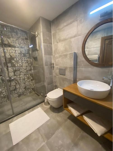 Bathroom 5, In Ephesus Otel and Art Galery, Selçuk