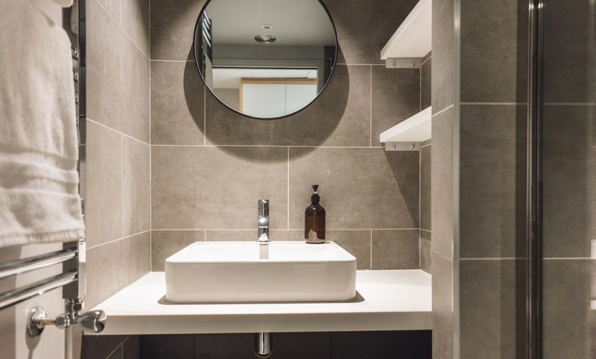 Bathroom 3, Apex2100 International Ski Academy Tignes, Savoie